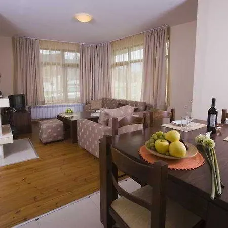 Aldeamento Turístico Redenka 4*